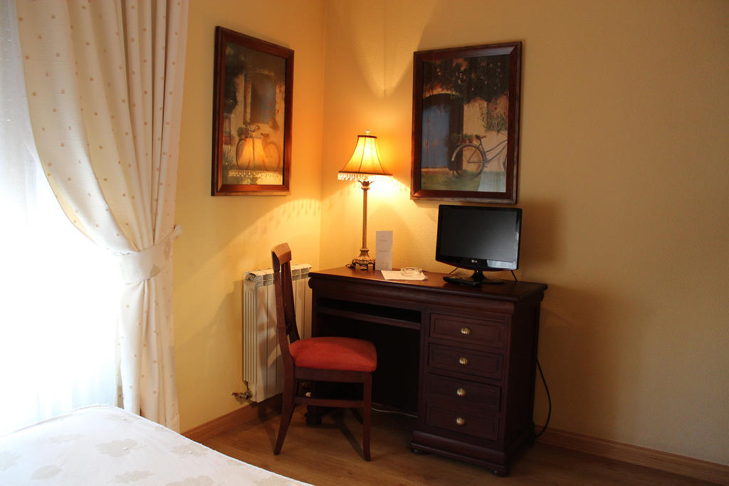 Dc Mesones 21 Hotel เลร์มา ห้อง รูปภาพ